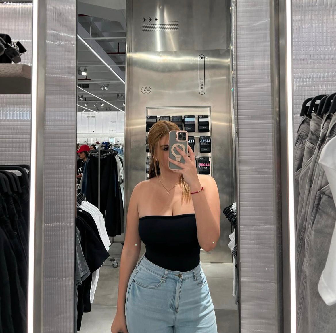 <strong>Laura M.</strong>